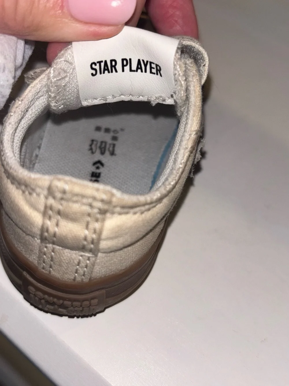 Converse Kids Low Top Sneakers in Cream and Brown (4 toddler)
